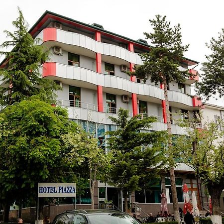 Hotel Piazza Peshkopi ภายนอก รูปภาพ