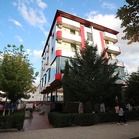 Hotel Piazza Peshkopi ภายนอก รูปภาพ