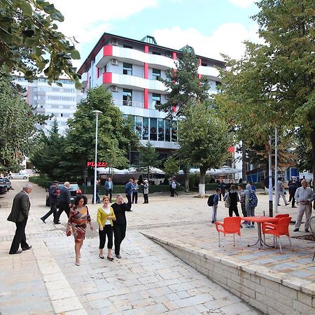 Hotel Piazza Peshkopi ภายนอก รูปภาพ