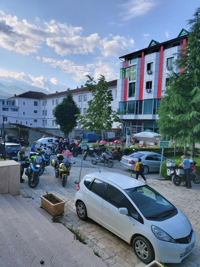 Hotel Piazza Peshkopi ภายนอก รูปภาพ