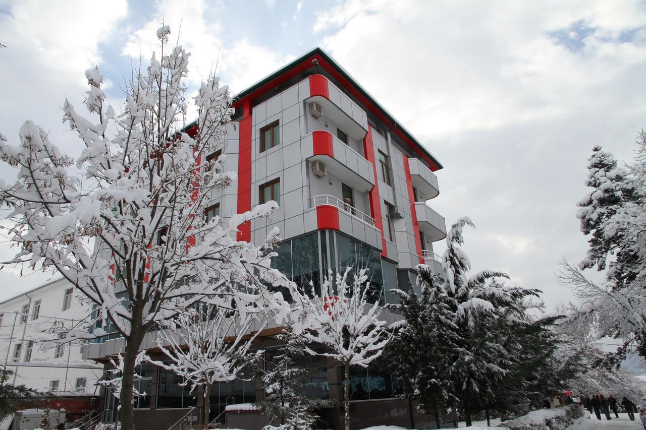 Hotel Piazza Peshkopi ภายนอก รูปภาพ