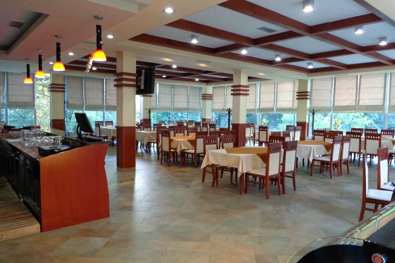 Hotel Piazza Peshkopi ภายนอก รูปภาพ